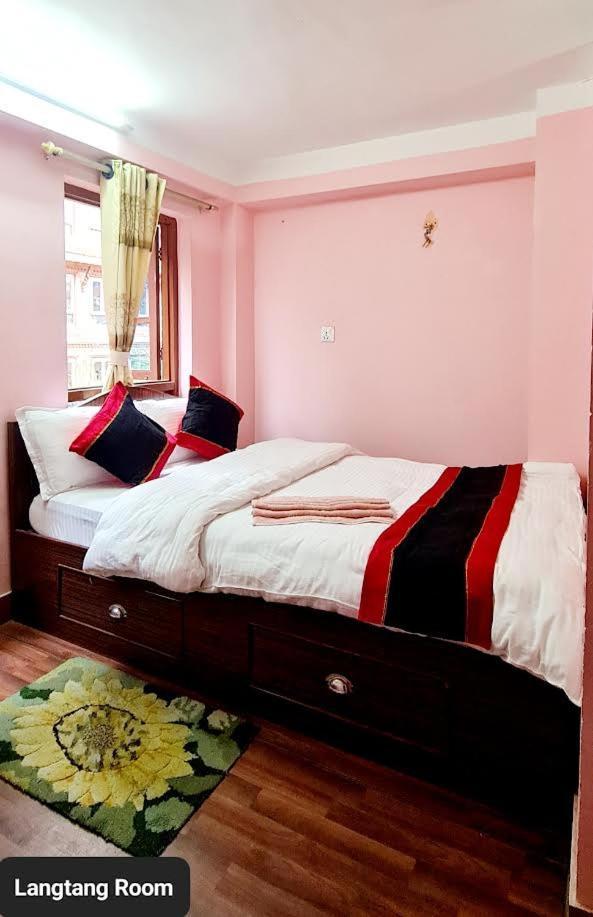 Annapurna Guest House And Rooftop Restaurant Bhaktapur Ngoại thất bức ảnh